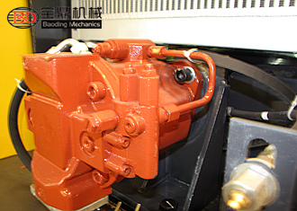 山东mgm美高梅网址轮式挖掘机95型号采用进口柱塞泵系统与发动机完美的功用匹配
